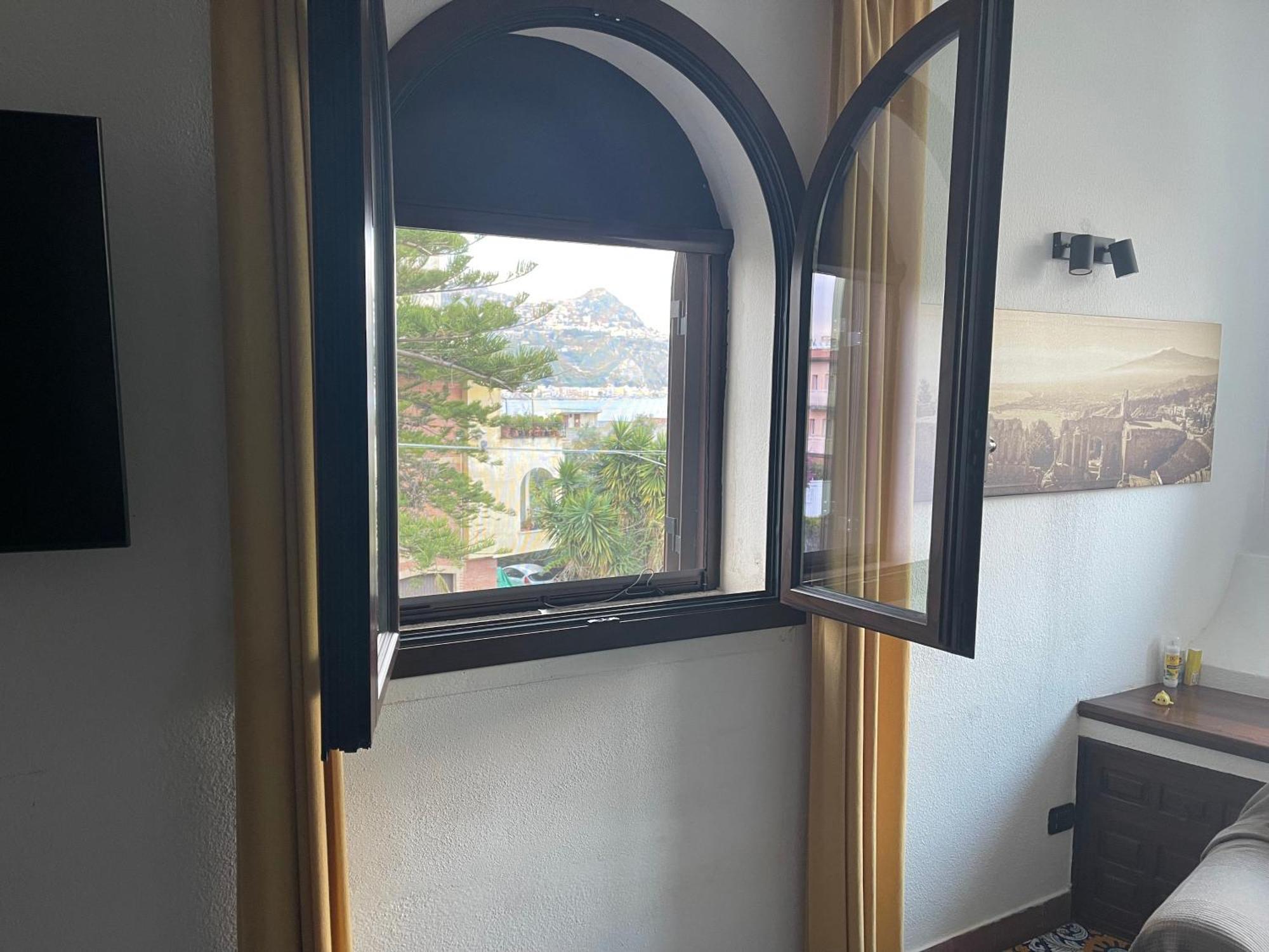 John Sea Suites Giardini Naxos Exterior photo